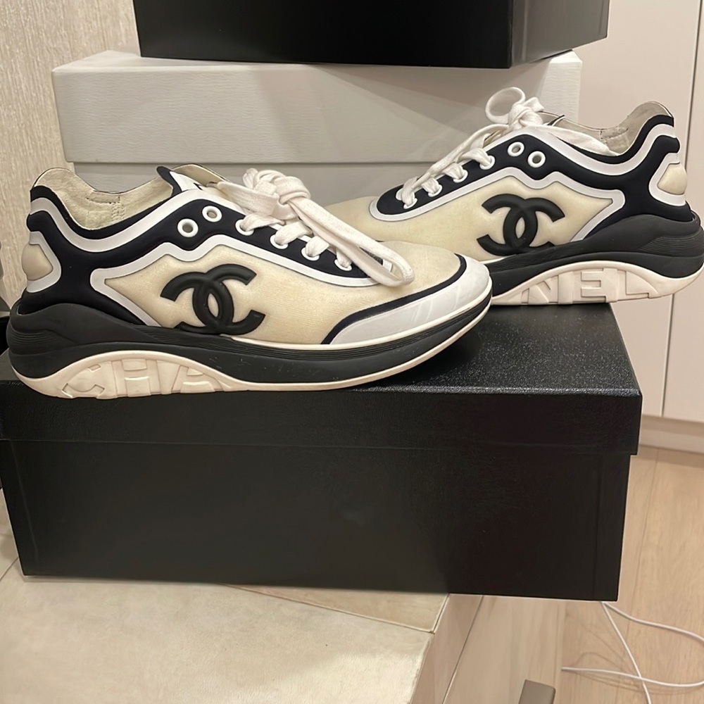 CHANEL WHITE AND BLACK SNEAKERS